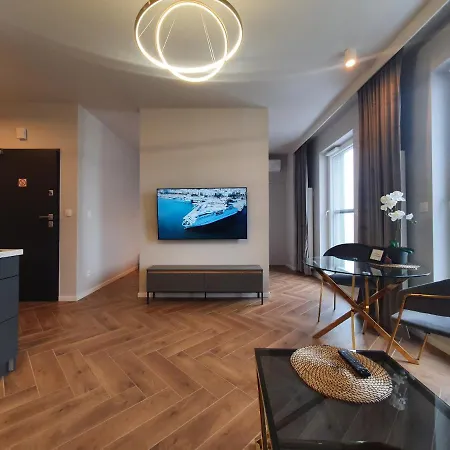 Sokolska 30 Towers Apartments -Parking- New- Lux- Sauna- Gym- And Good View *