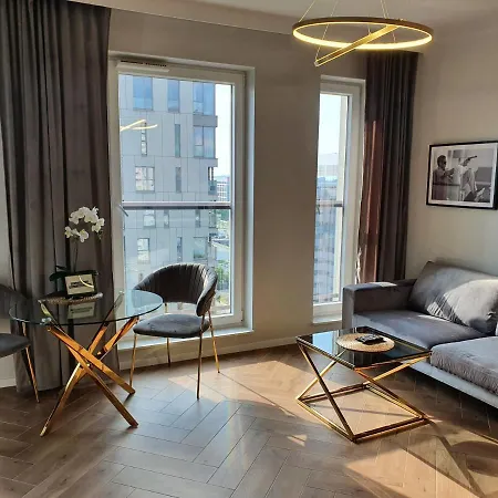 Sokolska 30 Towers -parking- New- Lux- Sauna- Gym- And Good View アパート