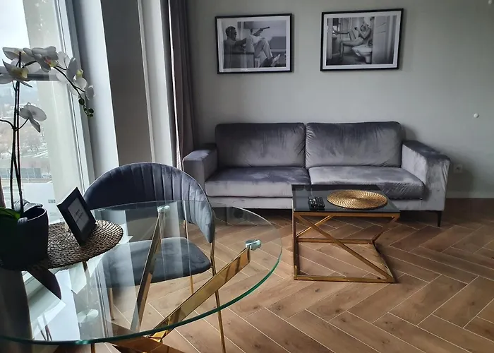 Sokolska 30 Towers -parking- New- Lux- Sauna- Gym- And Good View شقة