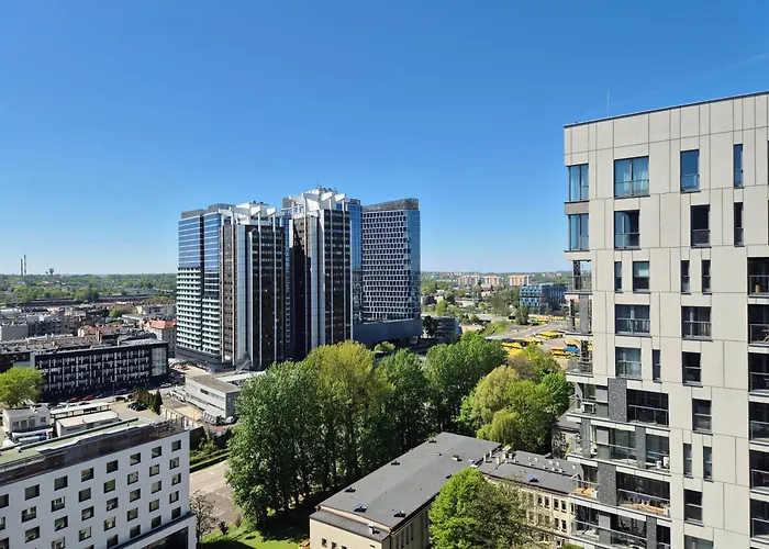 شقة Sokolska 30 Towers -parking- New- Lux- Sauna- Gym- And Good View كاتوفيتسه
